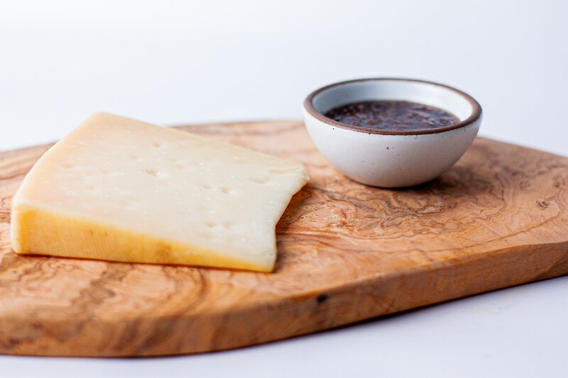 Lindale-Raw Cows Milk Gouda